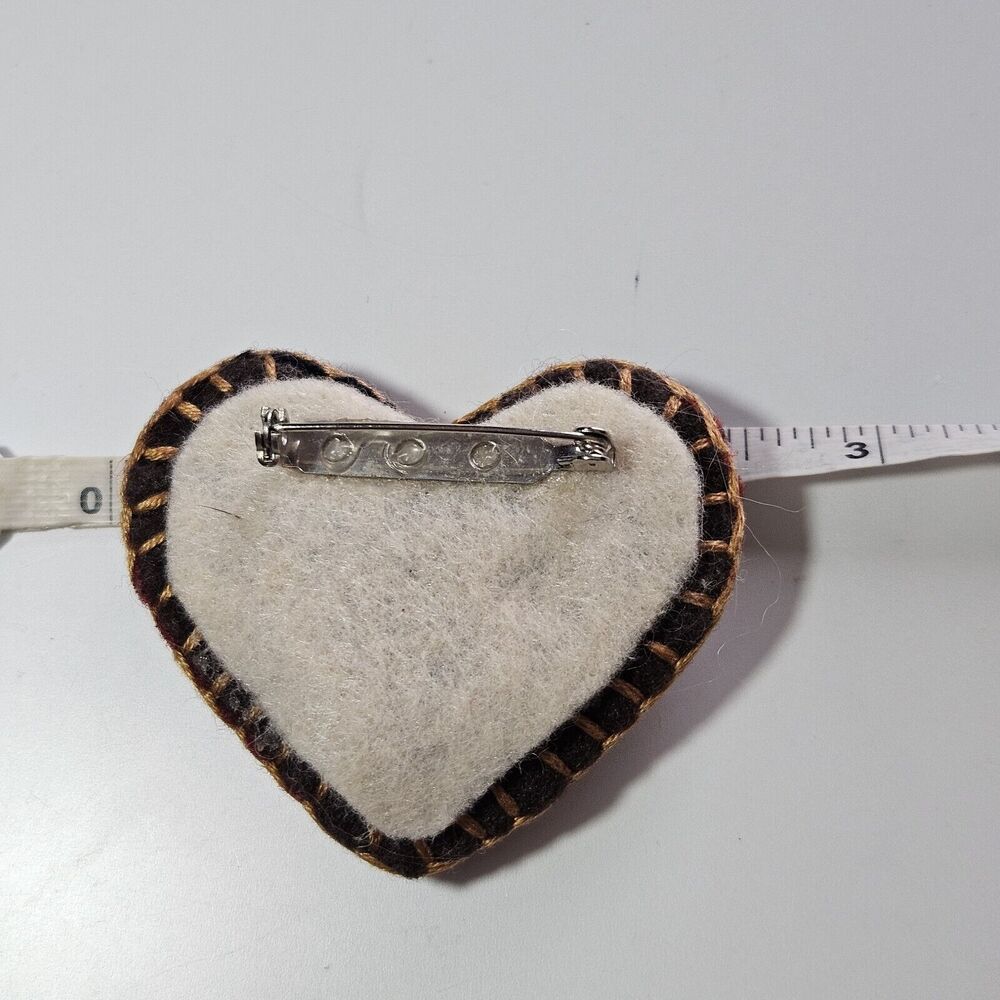 **Last Chance!!Final Sale** Vintage Handmade Quilted Heart Brooch A Pig A Button - Picture 5 of 9